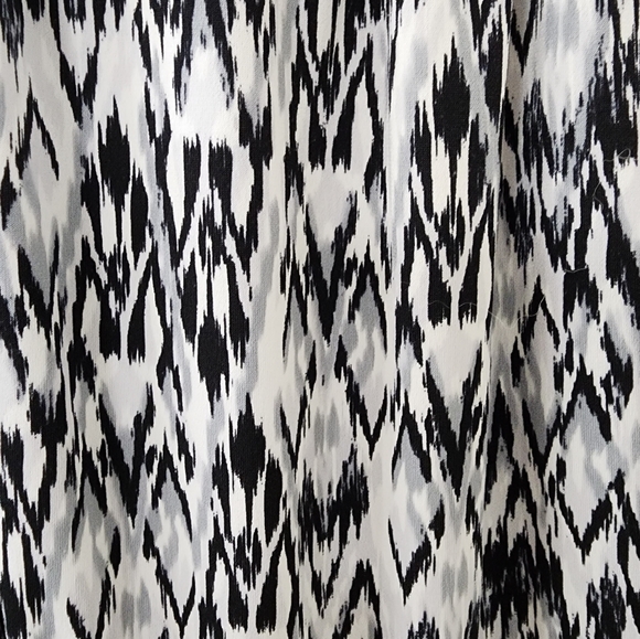 ! Marc New York White Black & Gray Abstract Sleeveless Pullover Top Size M ! - Picture 2 of 3